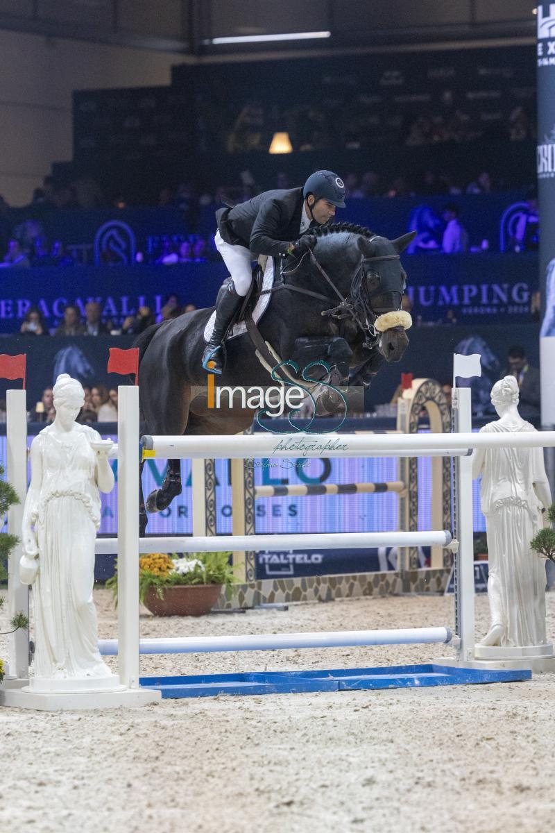 Grimaldi Guido (ITA) riding Messi 7_Verona_20241109_SS358376.jpg